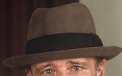 beuys_mit_hut.jpg