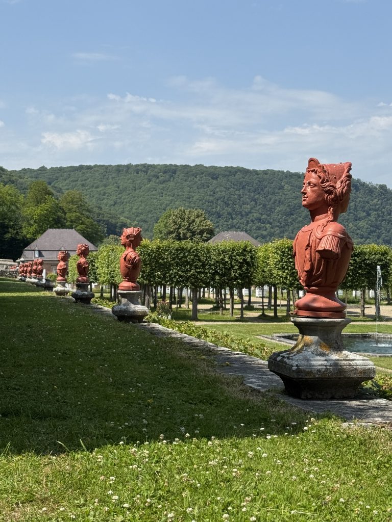 Schloss Freÿr – Gartenkunst mit Geschichte und Seele